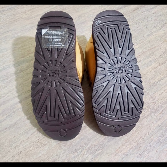 NWOB UGG Neumel Chestnut Chukka boots S/N 1013154 - Picture 7 of 11